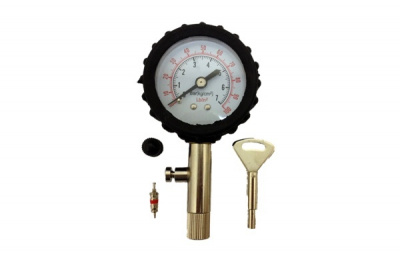 Манометр 22000 . в футляре