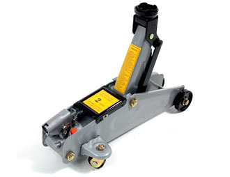 Домкрат ( 2х-т. подкатной ) 135*310 мм ТИТАН (20012)